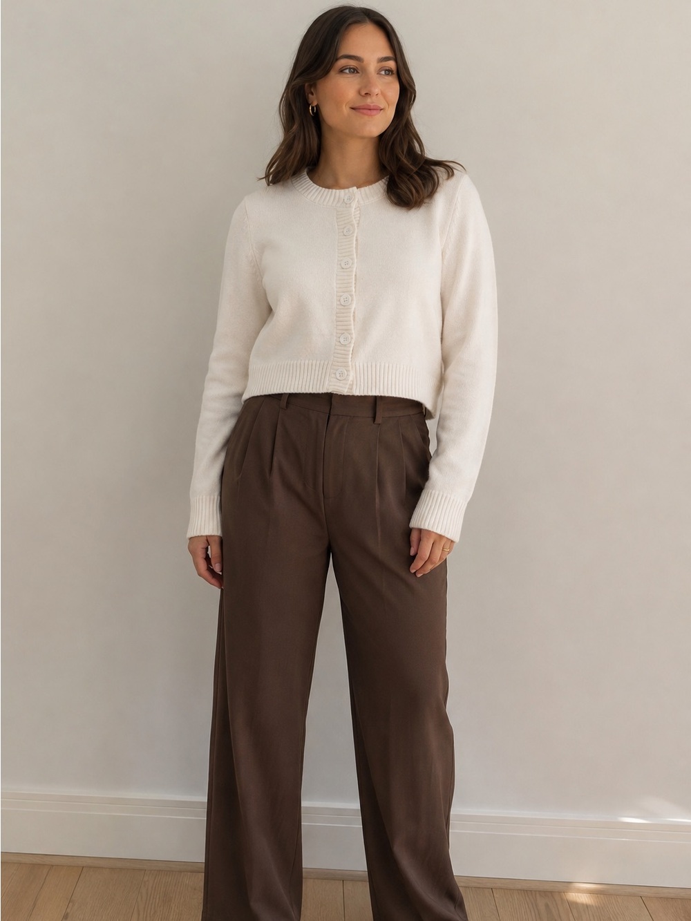 Cropped White Round-Neck Cardigan M